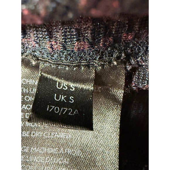 Anthropologie Essential Crop Flare Pants Burgundy Black Geometric Print Size S - Picture 8 of 10